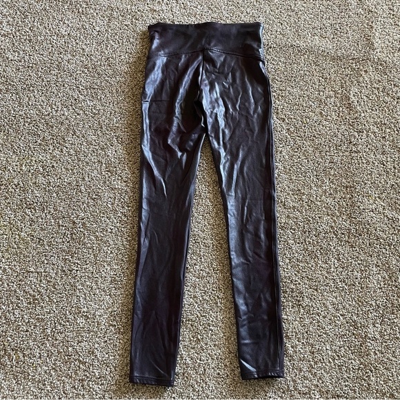 Spanx Faux Leather Leggings Women’s M Plum Purple Shiny Textured Skinny #2437 - Picture 7 of 13